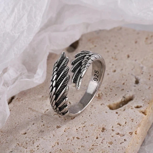 The Zephyr – Feather Engraved S925 Silver Ring